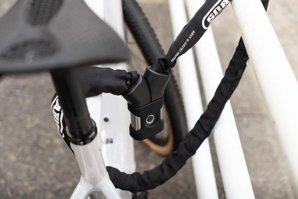 指紋認証でロックを解除！ABUS YARDO 7807F | スペシャライズド 銀座