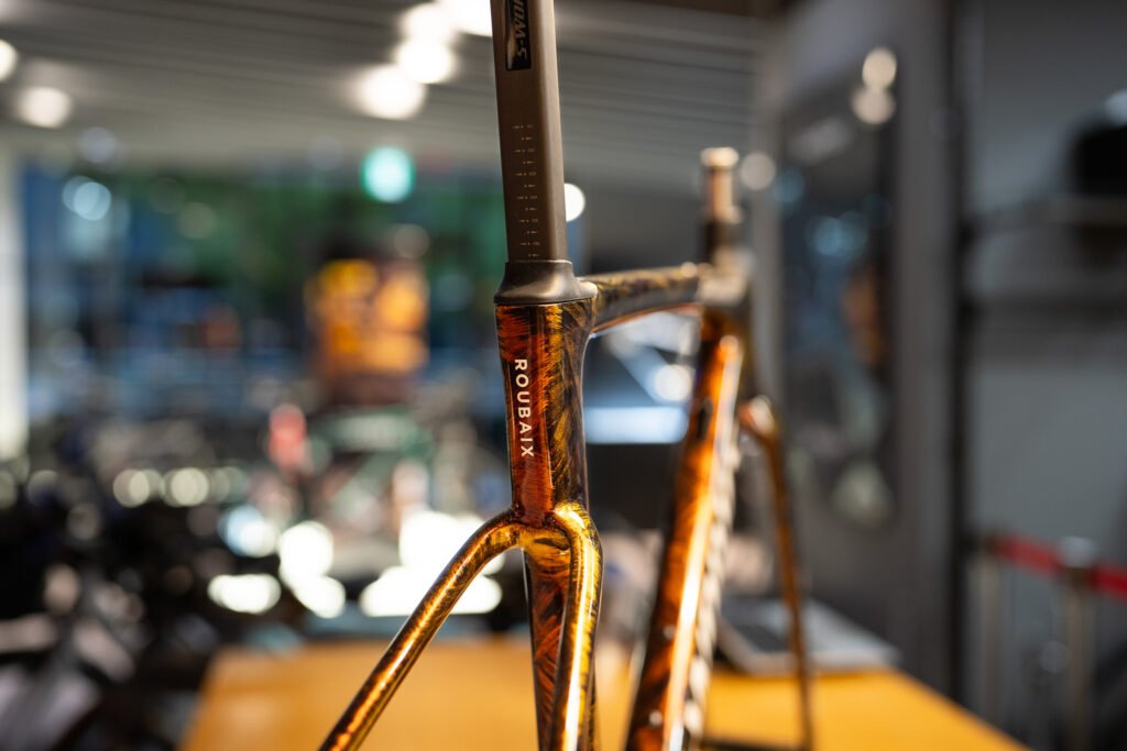大人気2025年新色のS-Works Roubaix フレームセットをご紹介