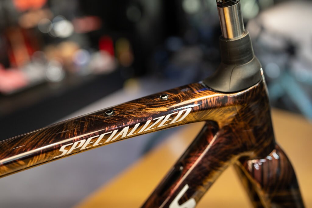 大人気2025年新色のS-Works Roubaix フレームセットをご紹介