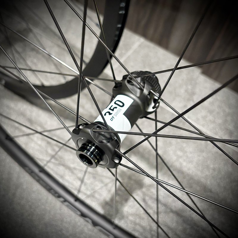 スペシャライズドROVALALPINISTCLXクリンチャーシマノHGフリー中古