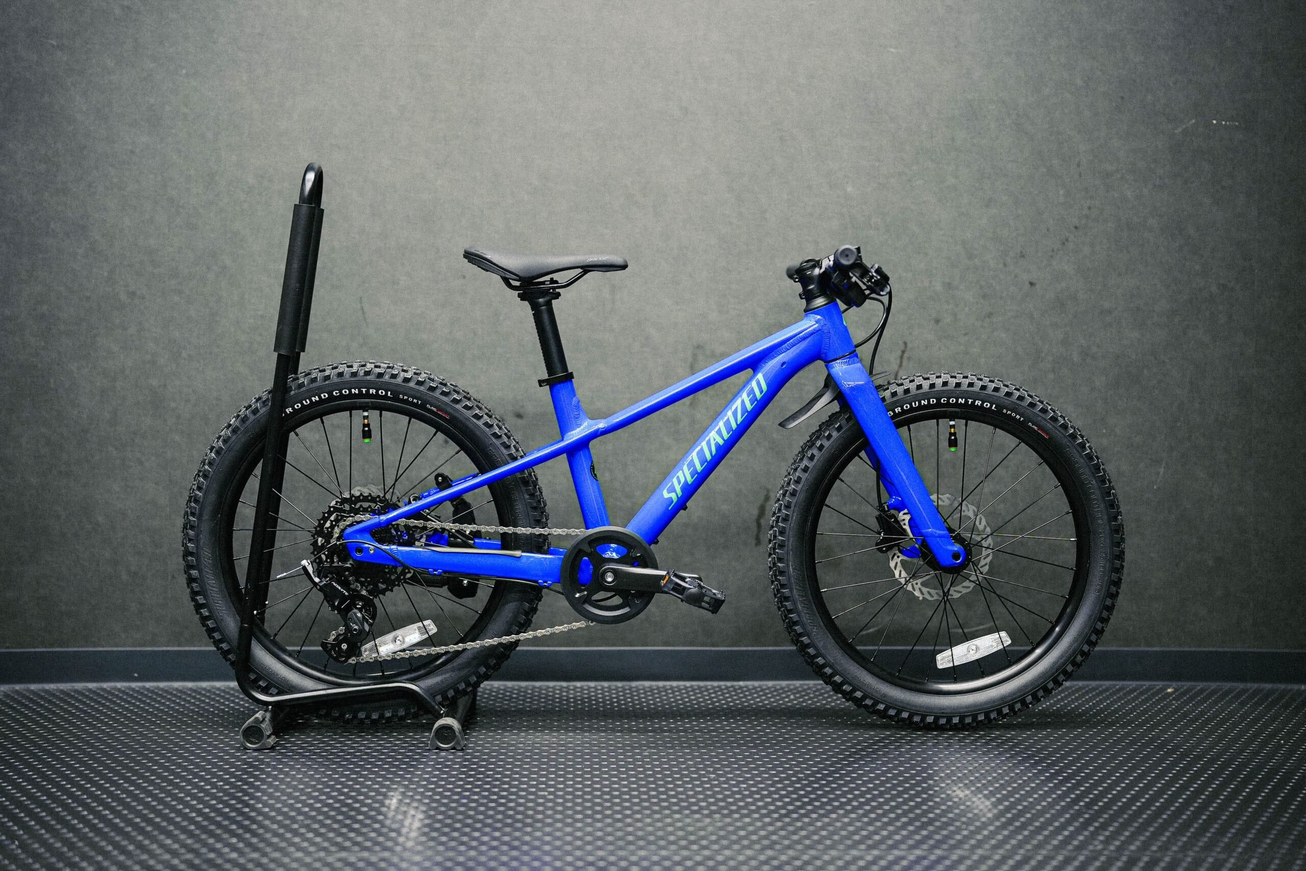 キッズ用MTB RIPROCK 20を納車しました！ - スペシャライズド 仙台泉