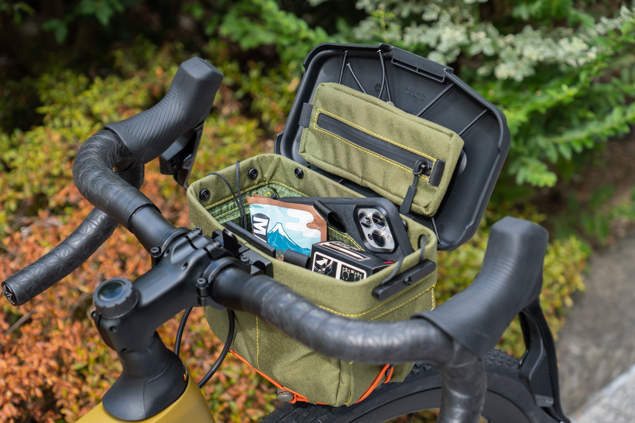 サイクリストが求めるハンドルバッグ Route Werks | スペシャライズド