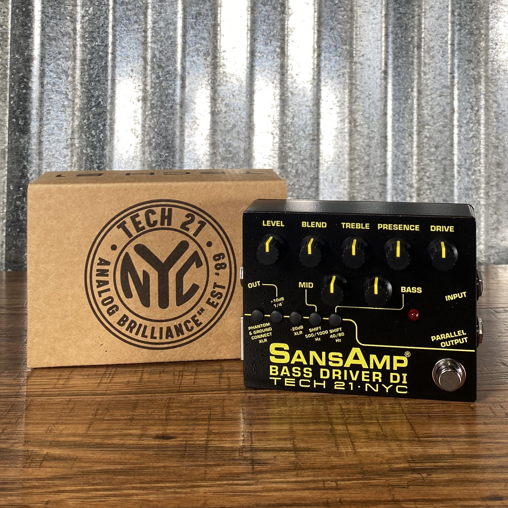 Tech 21 NYC SansAmp Bass Driver DI v2 Bass Preamp Effect Pedal