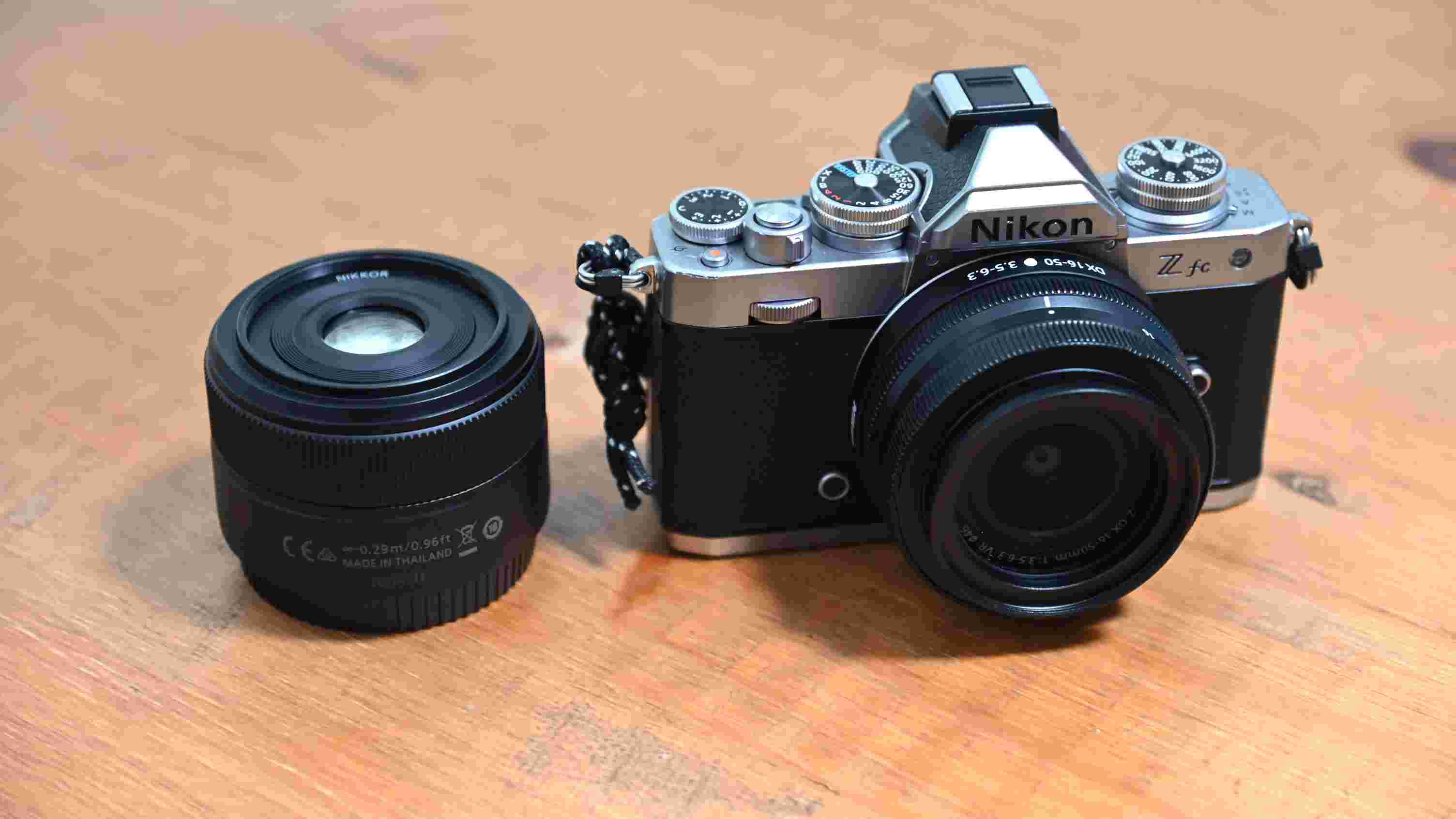 Nikon Z fcに合うレンズおすすめベスト3【spicaカメラマン選定2025年9