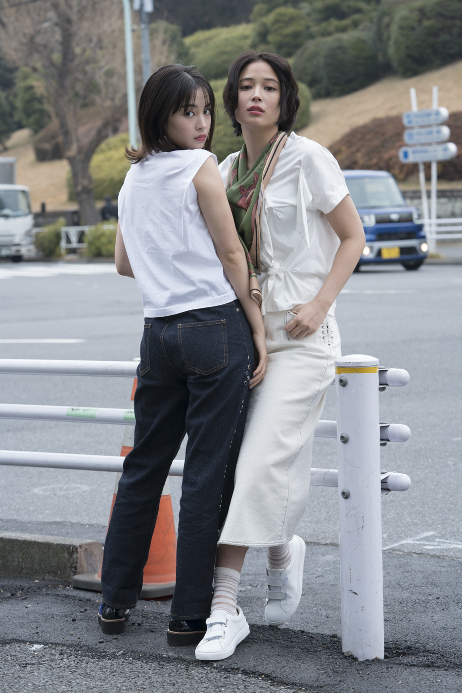 広瀬アリス＆広瀬すずの姉妹写真展『OH MY SISTER! 』から写真の一部