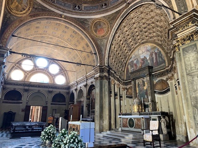 ミラノのおもしろ教会～騙し絵手法のフレスコ画～目の錯覚で広く見える