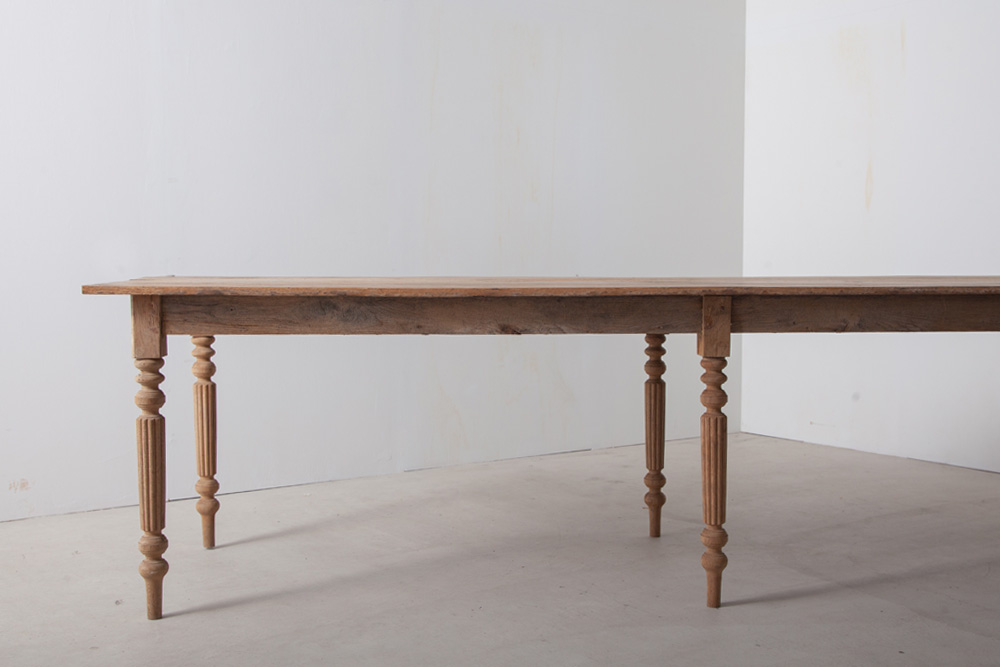 stoop | Oak Long Table with Decorative 6 Legs