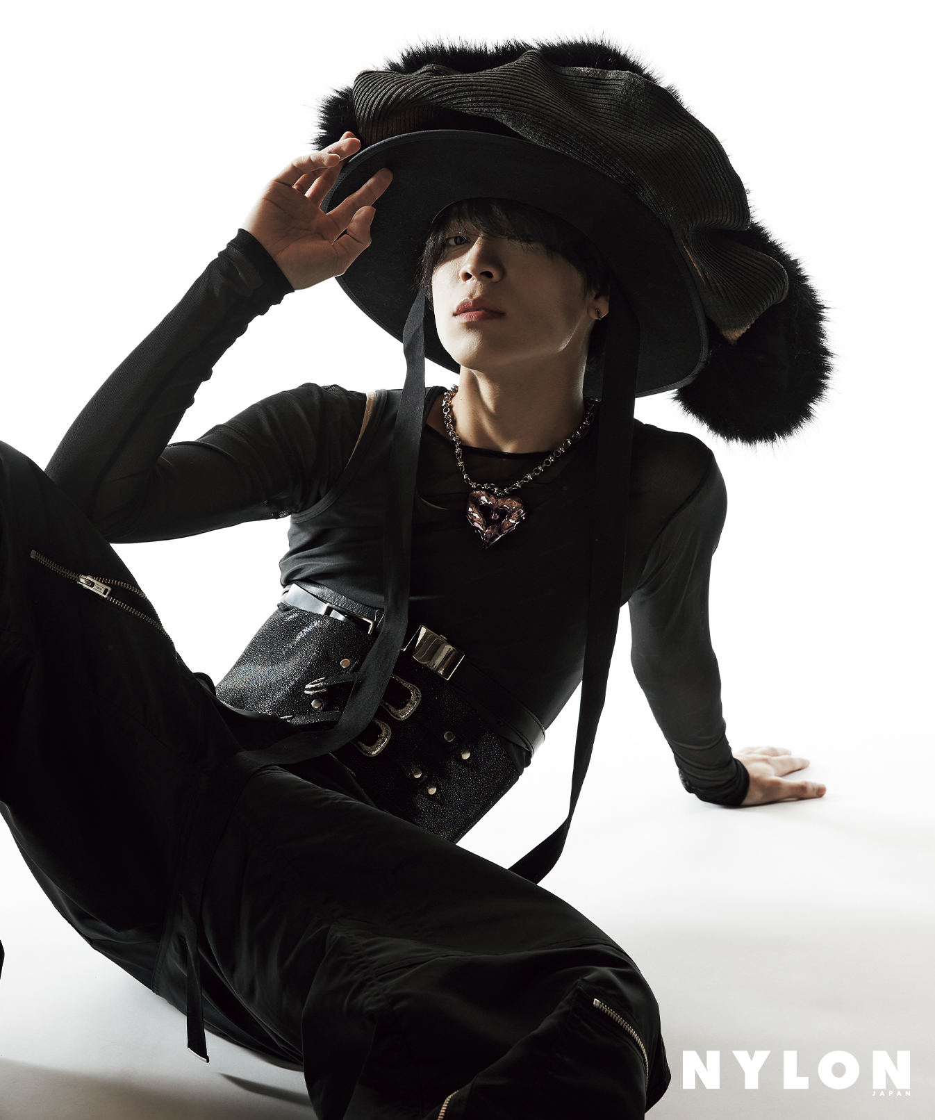 FASHION] 初表紙登場！ 《中島健人（Sexy Zone）》がNYLONでセクシーに