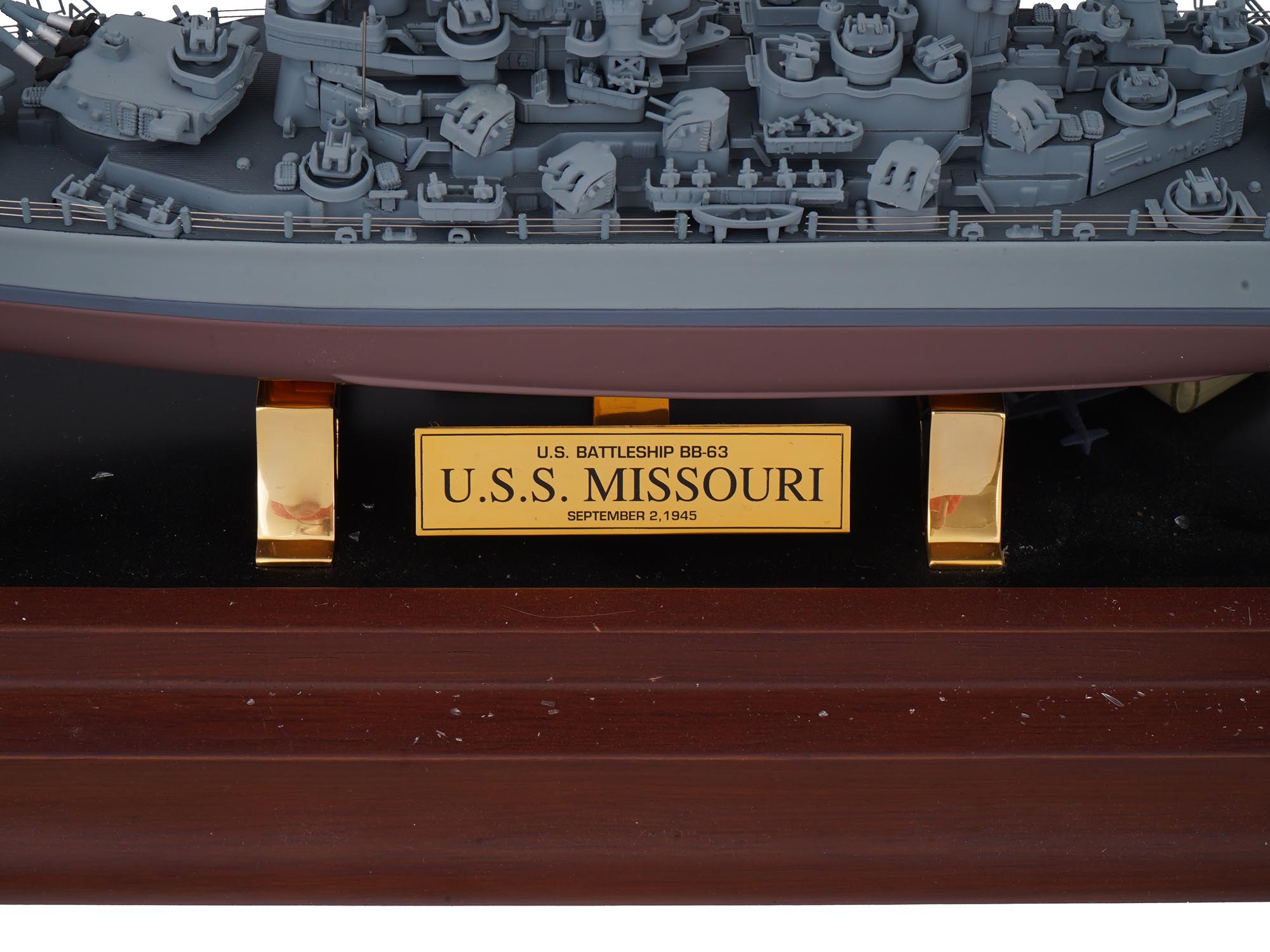 Lot 458 | FRANKLIN MINT MISSOURI BB 63 DIE CAST BATTLESHIP MODEL