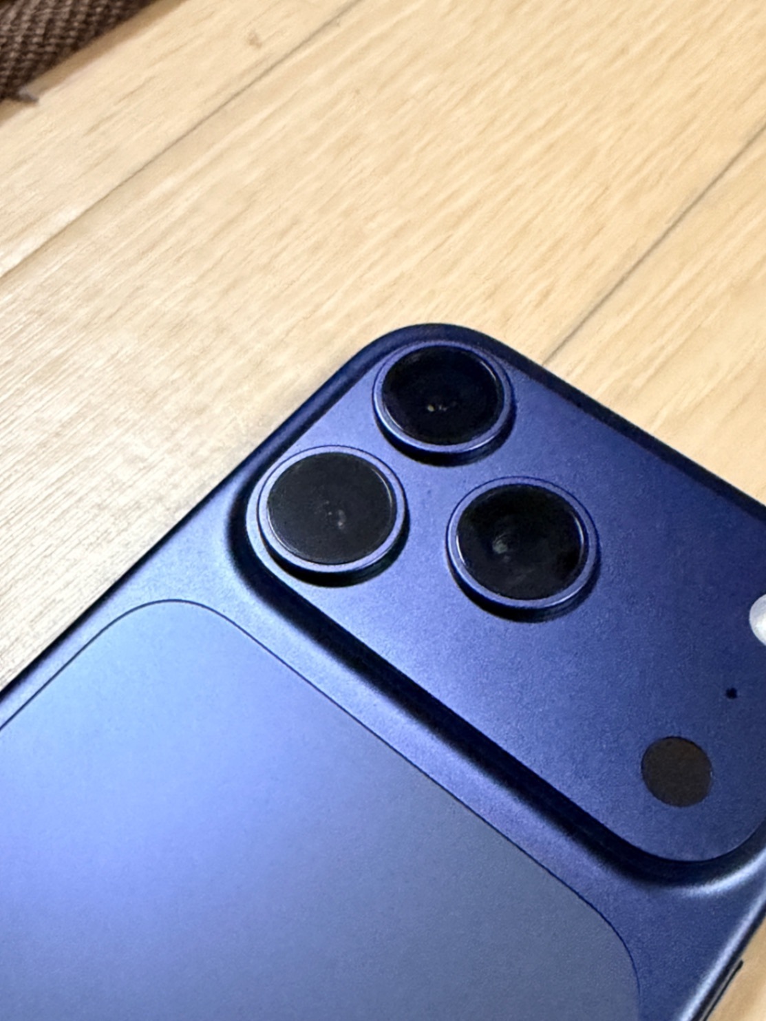apple iPhone 17 Pro 256GB blue ディープブルー わずかに傷あり｜リベ