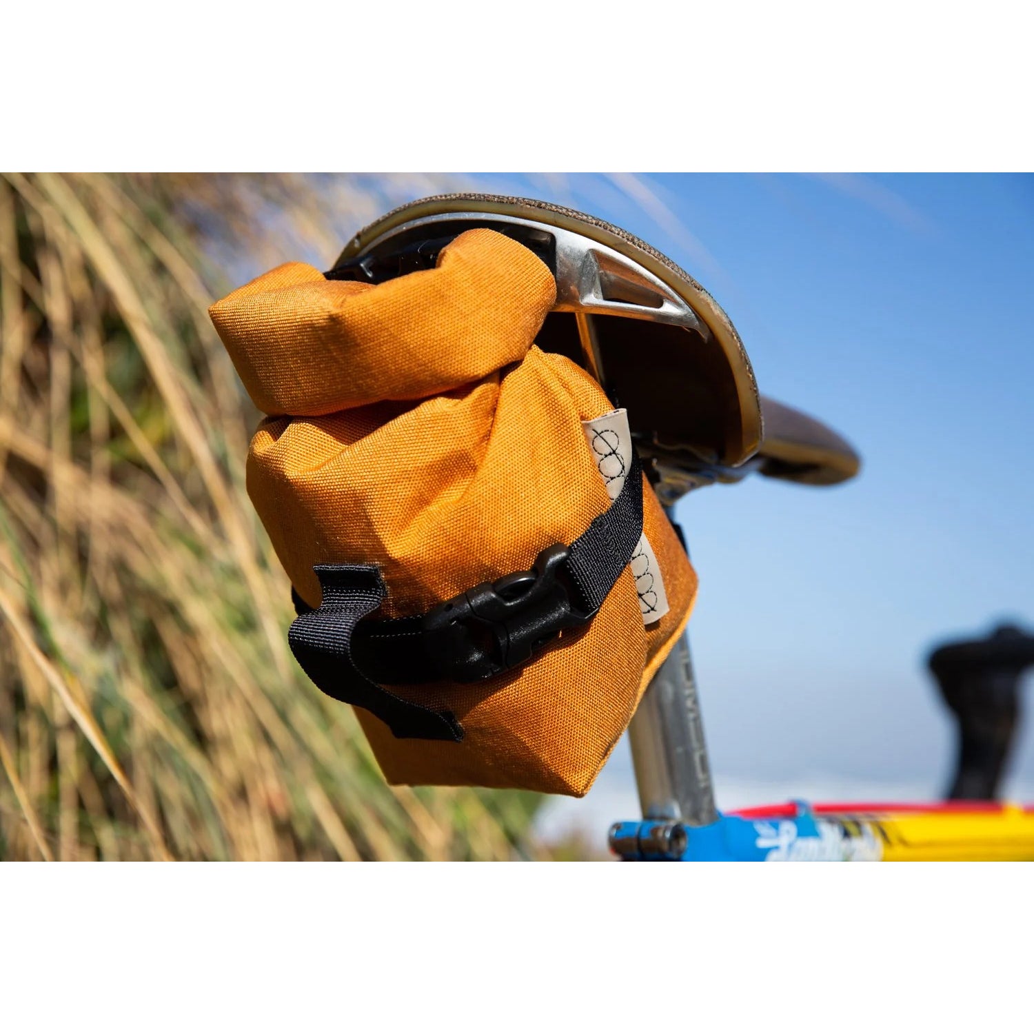 OUTER SHELL ADVENTURE / Rolltop Saddlebag – 京都の自転車屋 CYCLE
