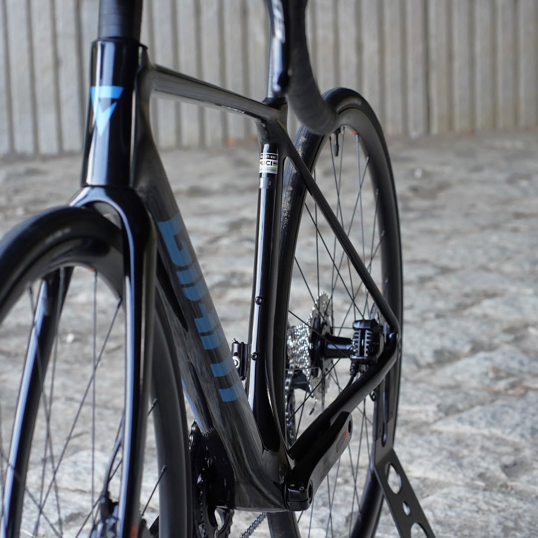 GIANT / 【京都/店頭お渡し限定】【2025年モデル】TCR ADVANCED 2 KOM