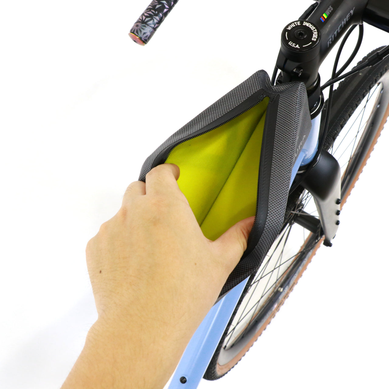 APIDURA / レーシング・トップチューブパック・ボルトオン（1L