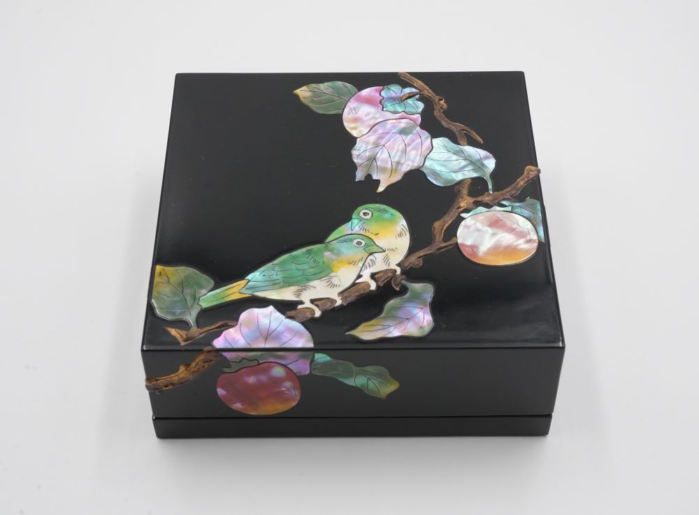 螺鈿の宝石箱（茶花にヒクイ鳥） | 公益財団法人高岡地域地場産業