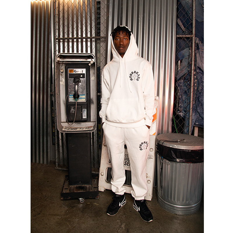 CROSS WAPPEN HOODIE -BLACK- | WALKIN STORE WEB SHOP