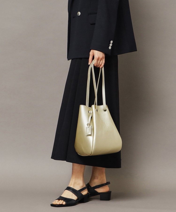 ロシェ】レザーショルダーバッグ M 本革（商品番号：P25-30205