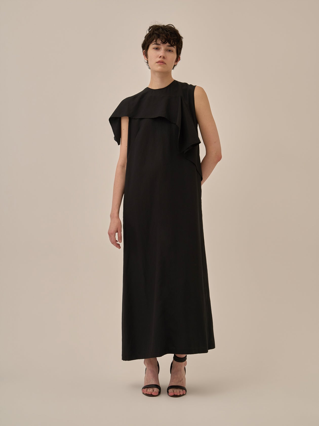 Tea drape panel dress BK | AKIRANAKA ONLINESTORE