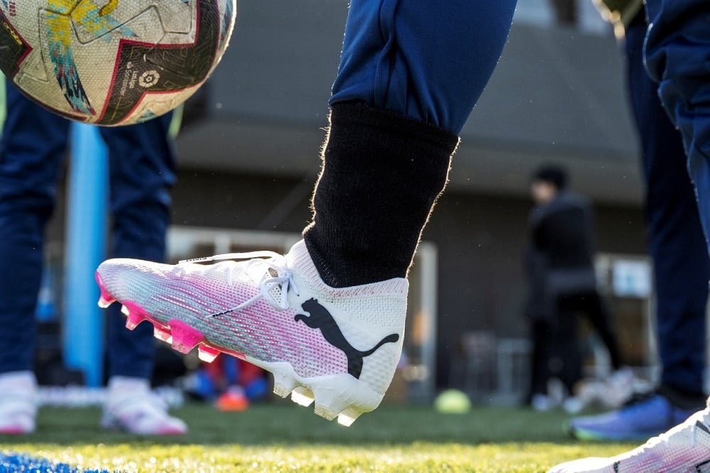 360度の自由な動きをサポートする革命的スパイク！「FUTURE 7 ULTIMATE