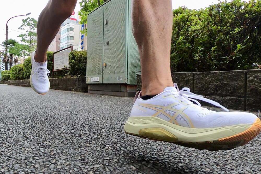 アシックス GEL-KAYANO 32（ゲルカヤノ32）はマックスクッション
