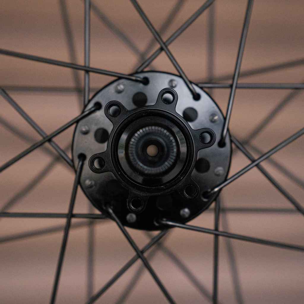 VELOCITY×VELO ORANGE* cliffhanger disc wheel 650B rear (black