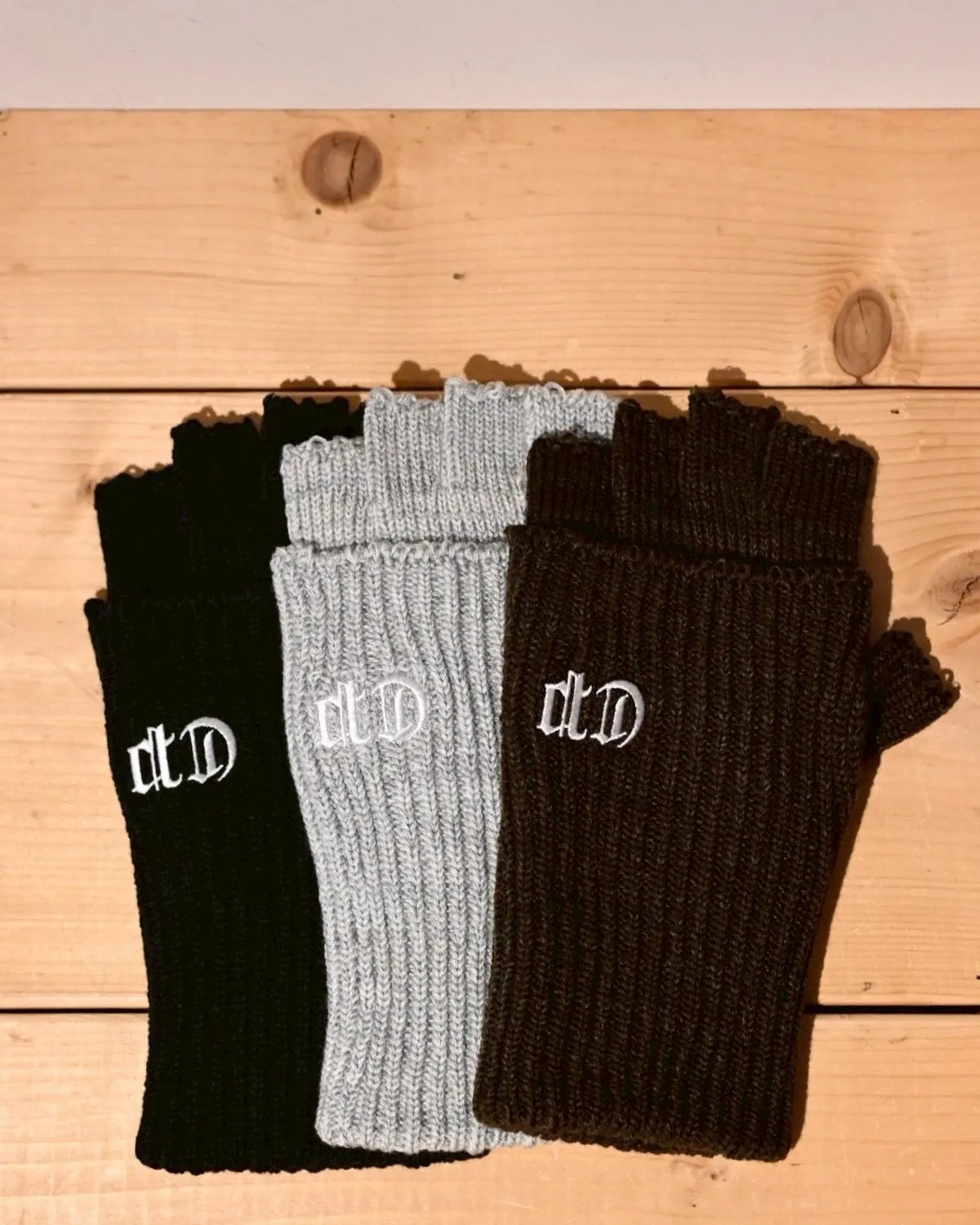 COOTIE PRODUCTIONS®（クーティー プロダクションズ）/ Knit Cuffed