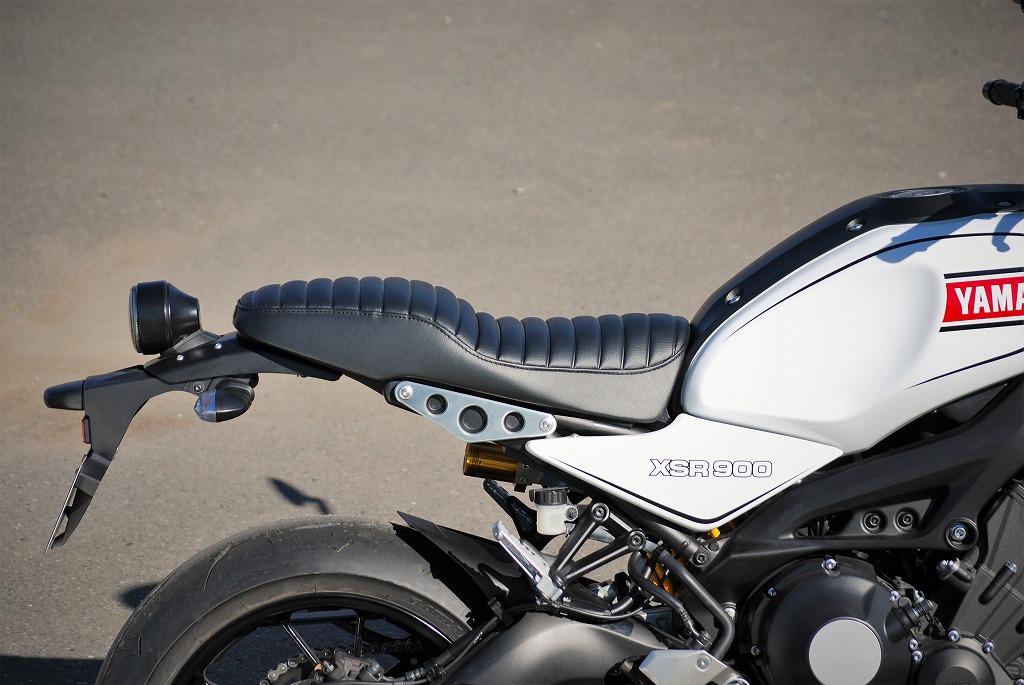 XSR900 ハイシート A タック ステッチ｜K＆H