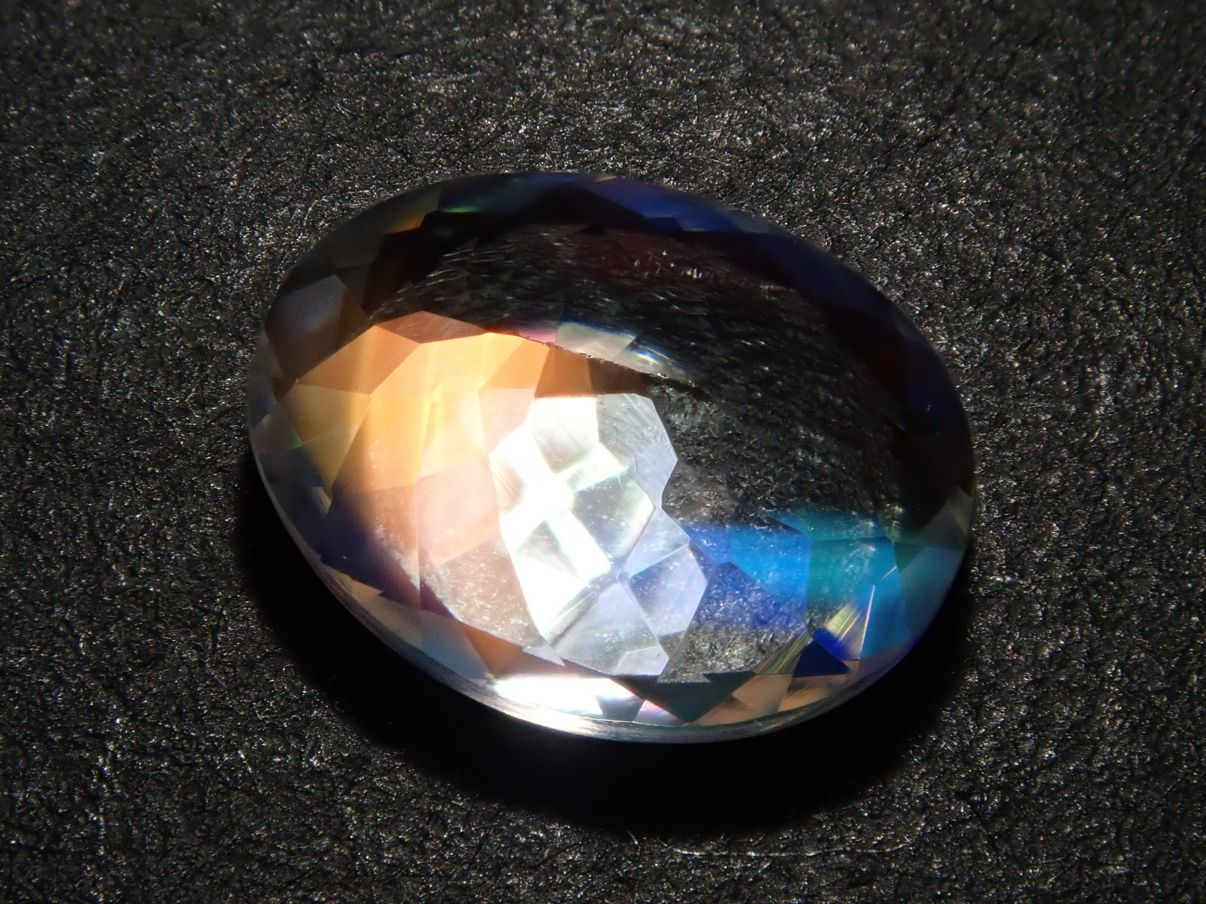 マダガスカル産アンデシン・ラブラドライト（通称名 レインボームーン