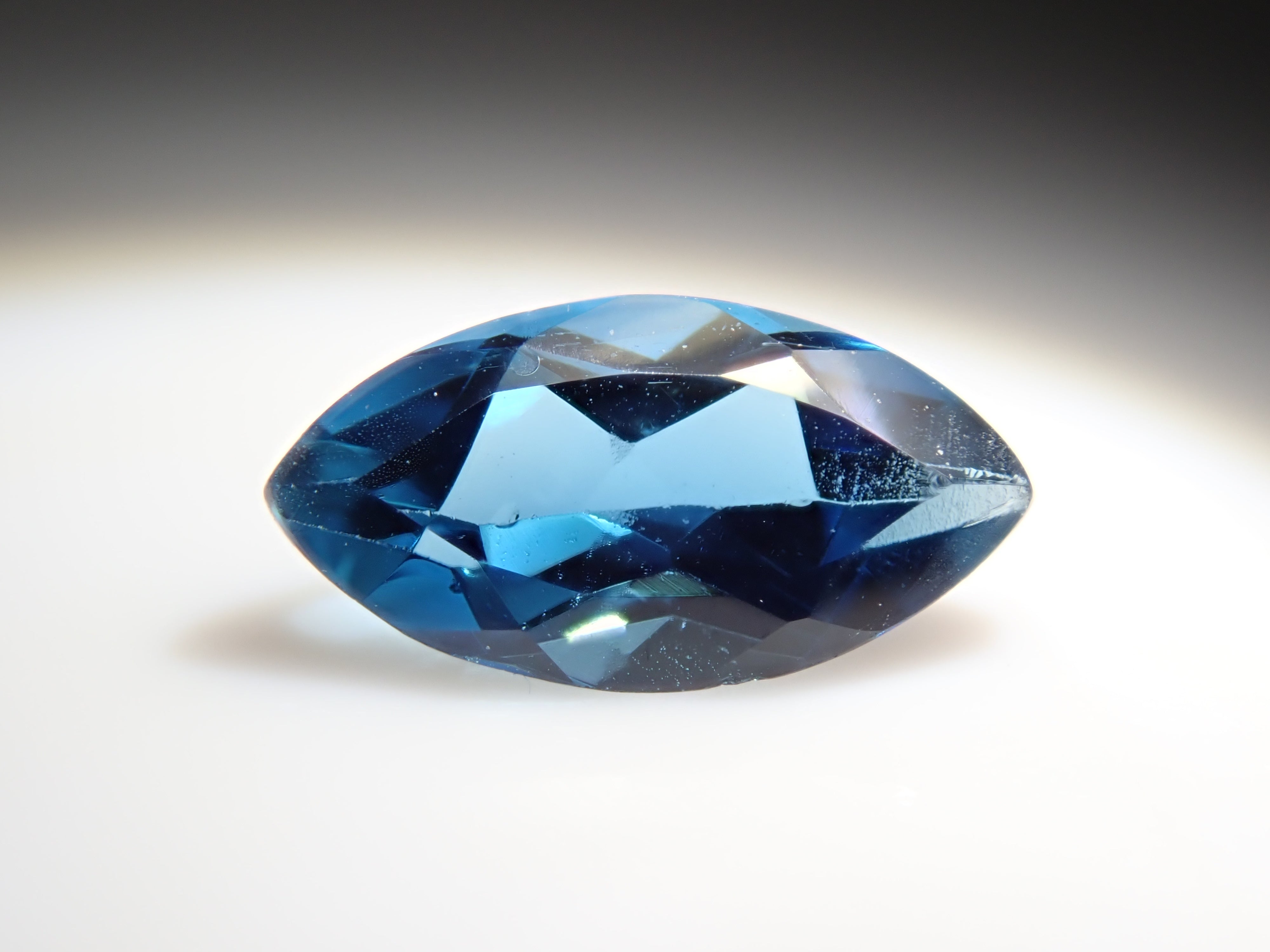 インディゴライトトルマリン 0.260ctルースのネット通販。宝石ルース