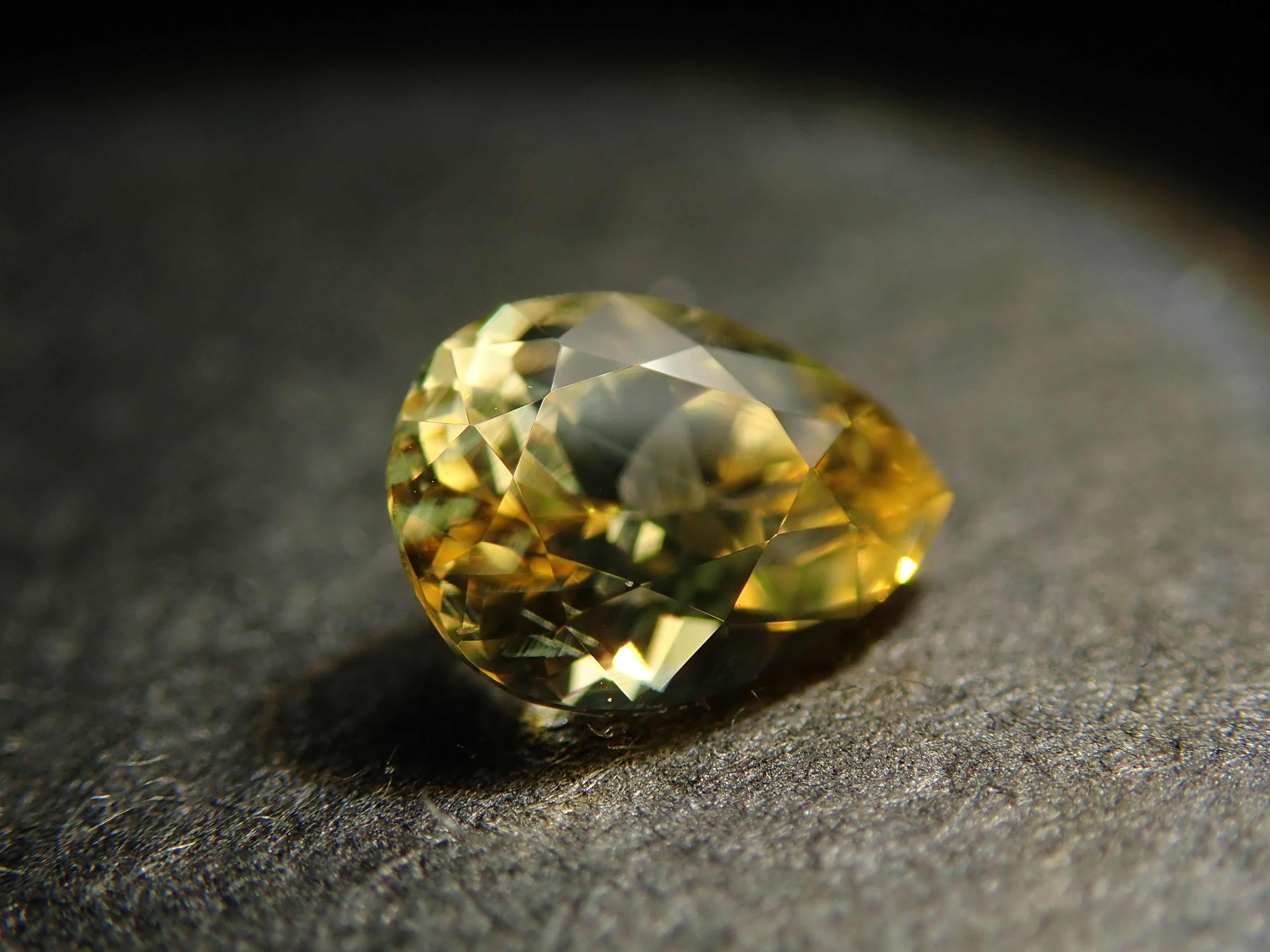 12561454掲載】イエローサファイア 0.297ctルース
