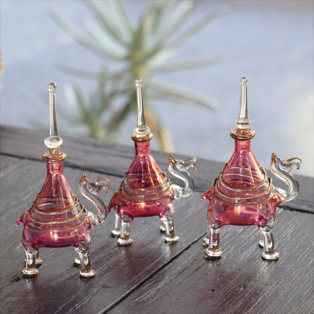 キリムスタイル / エジプト香水瓶 手吹きガラスの工芸品/ラクダ3頭