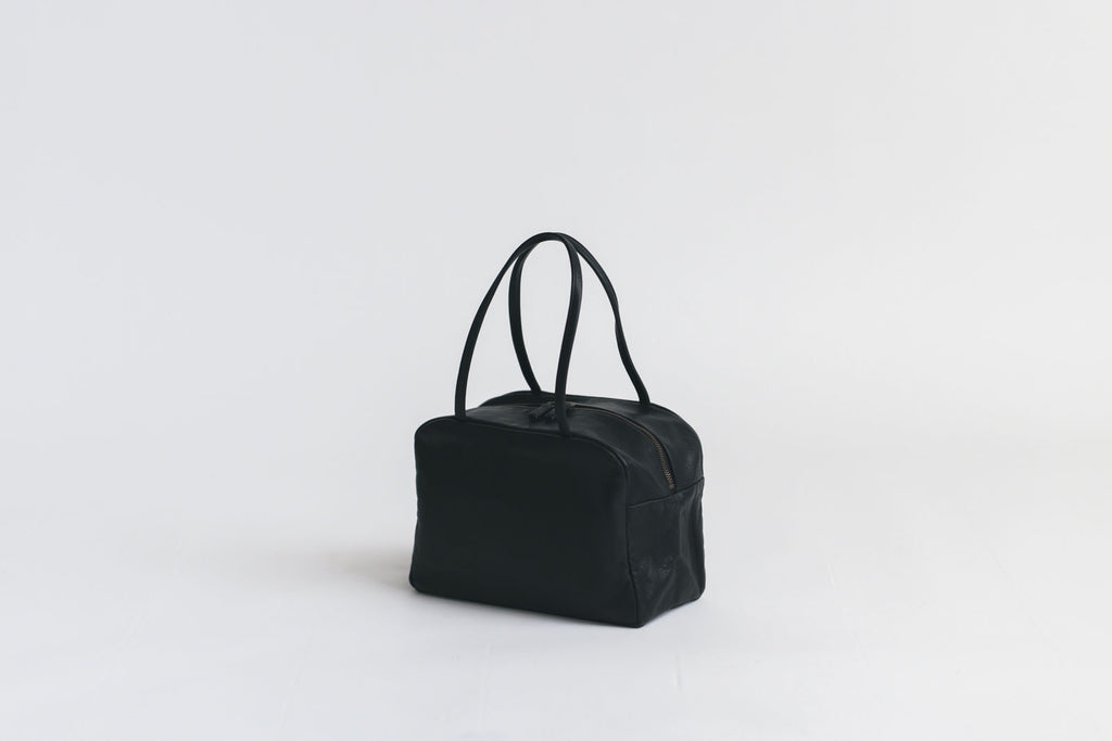 a（アー）ボストンバッグ ブラック ｜くらすこと公式オンラインストア