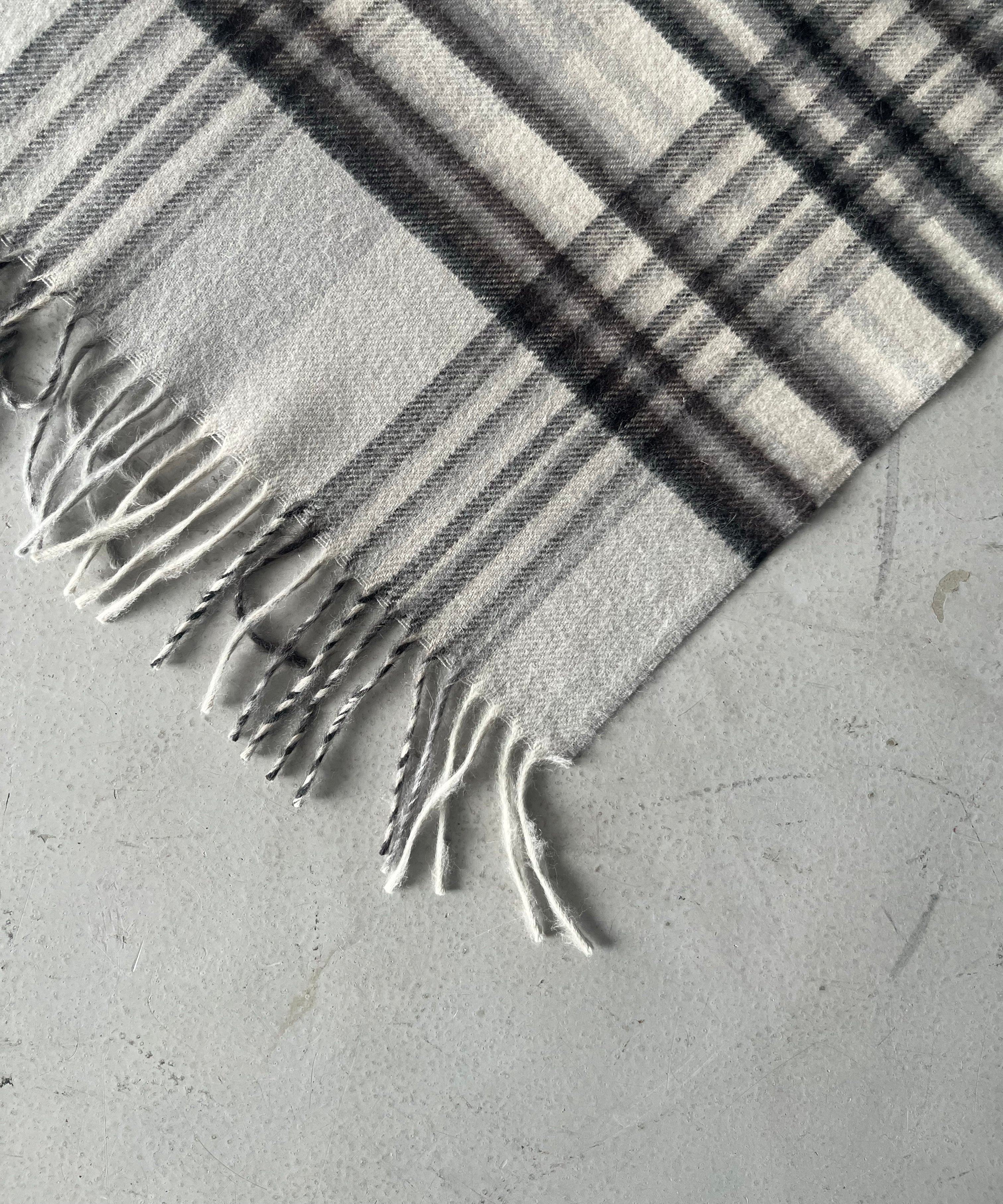 The Inoue Brothers 【ザイノウエブラザーズ】Brushed scarf check