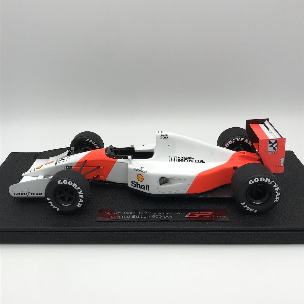 GP Replicas Model 1/18 McLaren F1 Honda MP4/7 No.1 1992 Ayrton