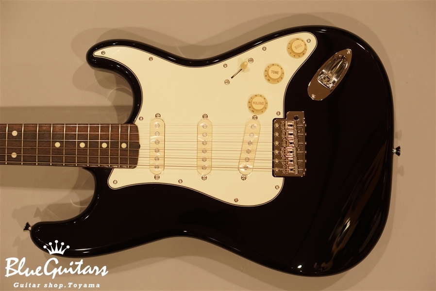 Fender - Japan Exclusive Classic 60s Strat - Black | Blue Guitars