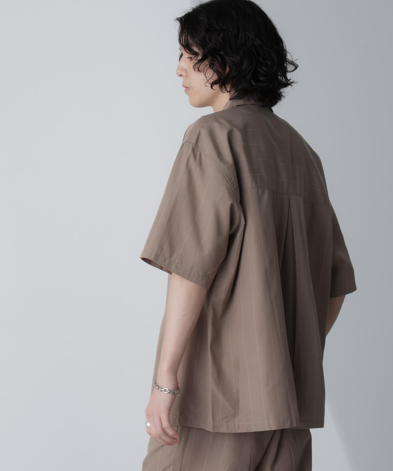 リネン ブレンド ピンストライプ ワイドカラー シャツ (セットアップ可)