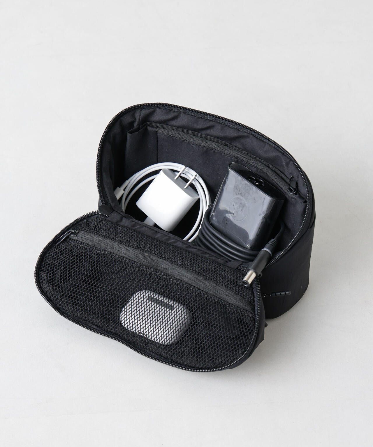 NJ/CLUB｣コンパクトトラベルポーチ