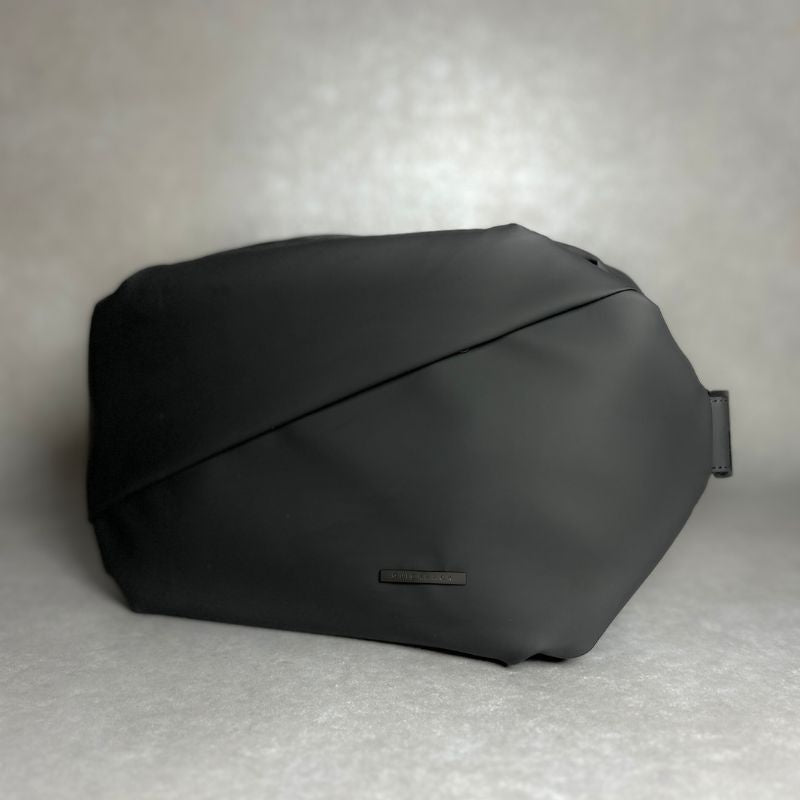 趣味を手ぶらで楽しむためのミニマルバッグ「QUICK PACK 11」 – NIG