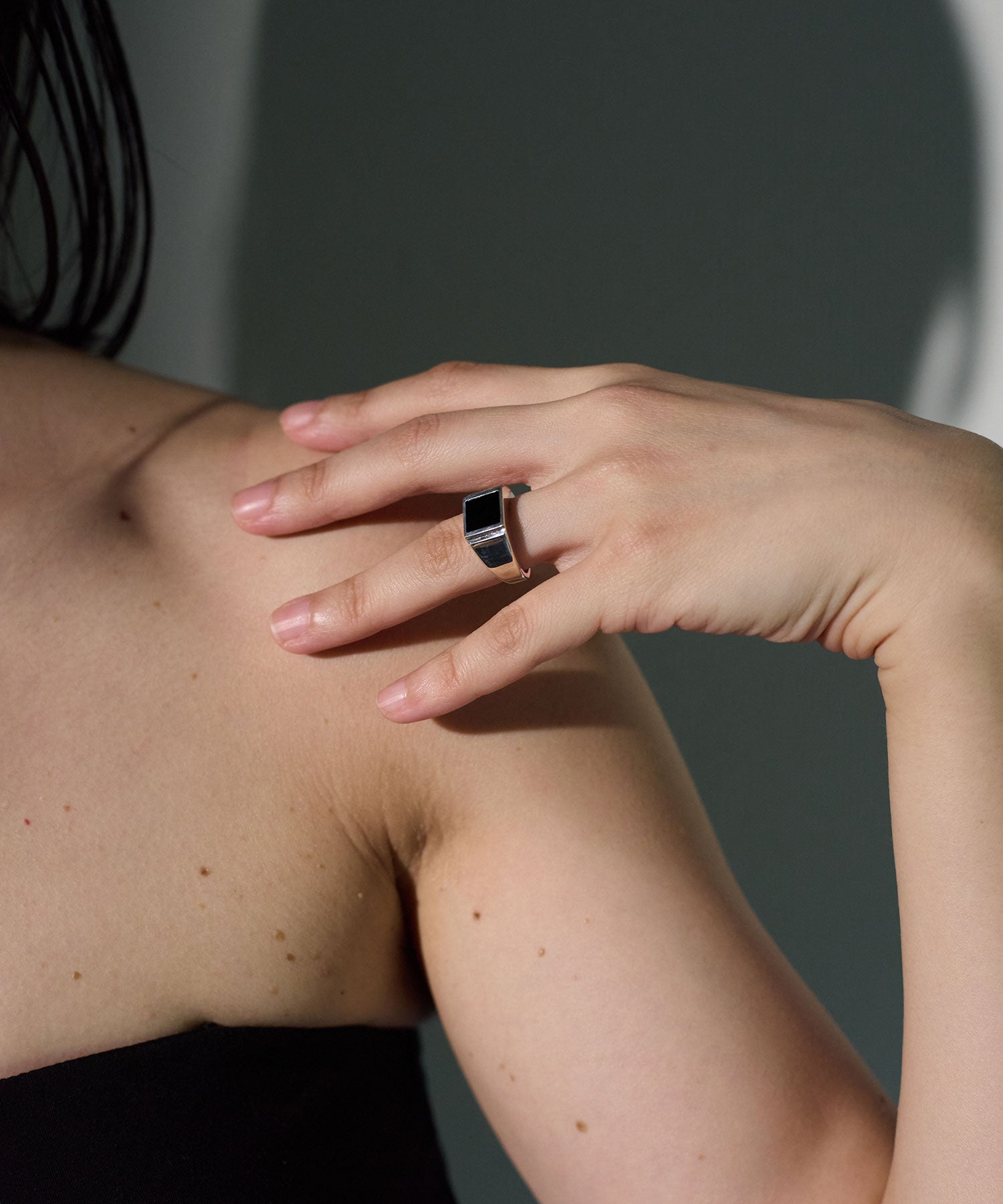 SIGNET RING /ONYX｜R.ALAGAN(ララガン)公式通販｜シグネットリング