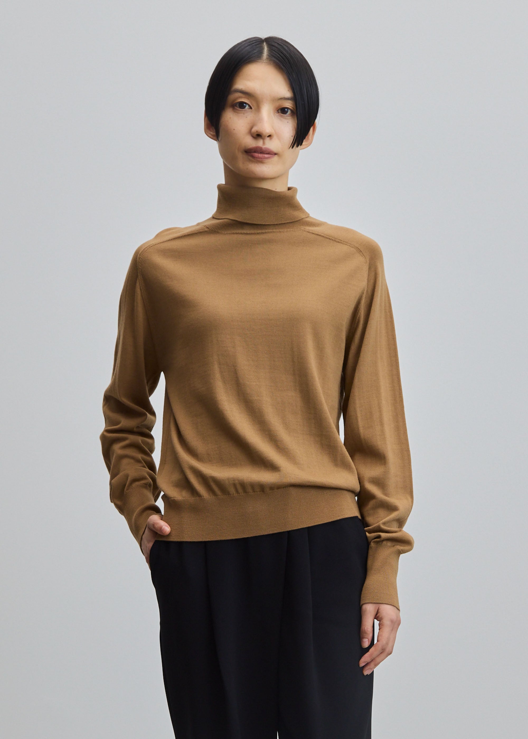 ウールハイゲージタートルネックプルオーバー - SOÉJU online store