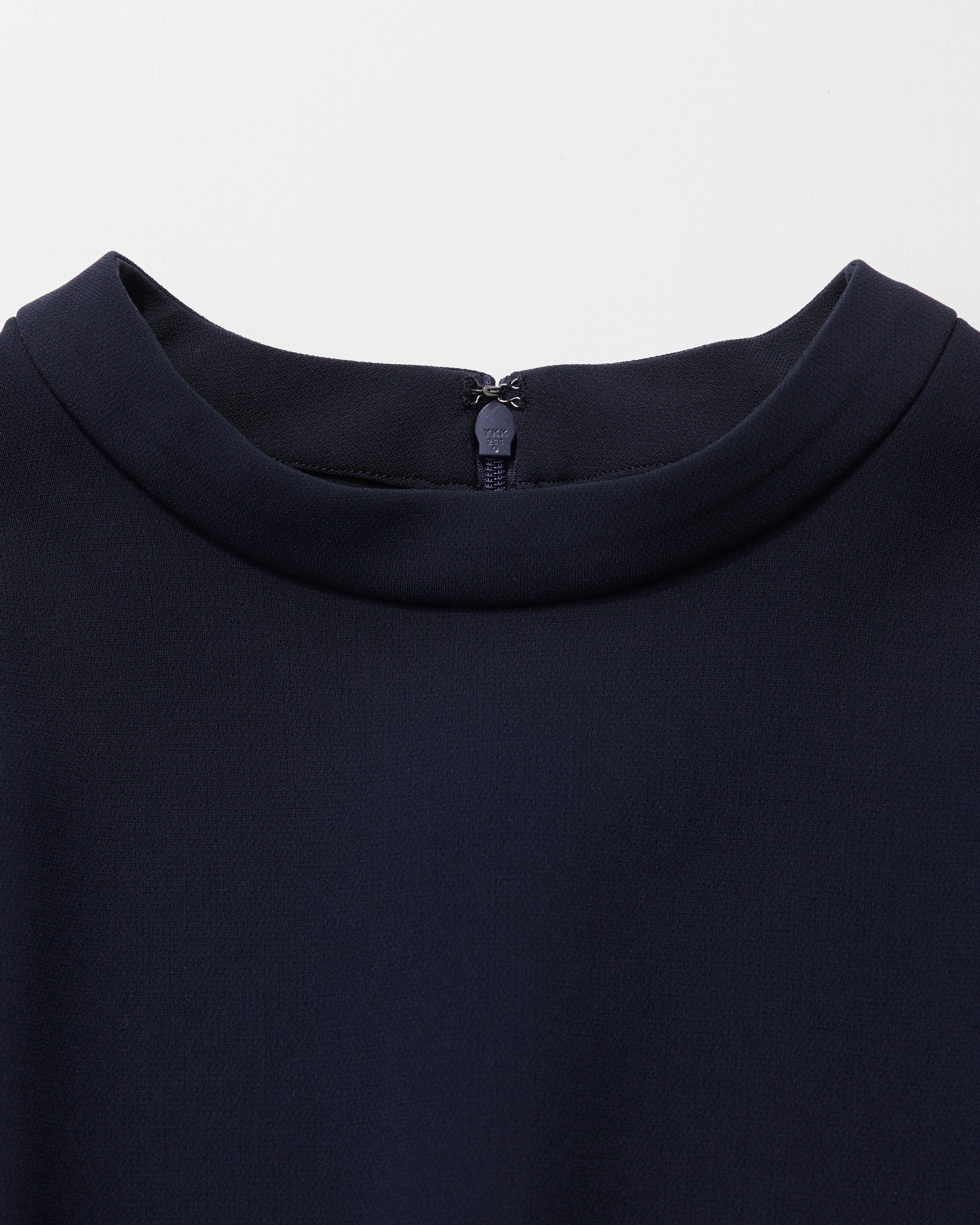 スタンドカラーコクーンブラウス - SOÉJU online store｜上質な大人の