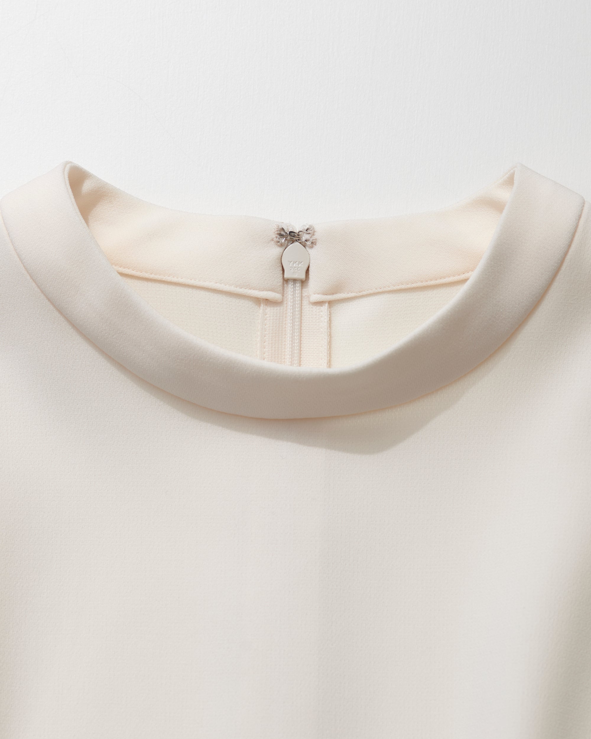 スタンドカラーコクーンブラウス - SOÉJU online store｜上質な大人の