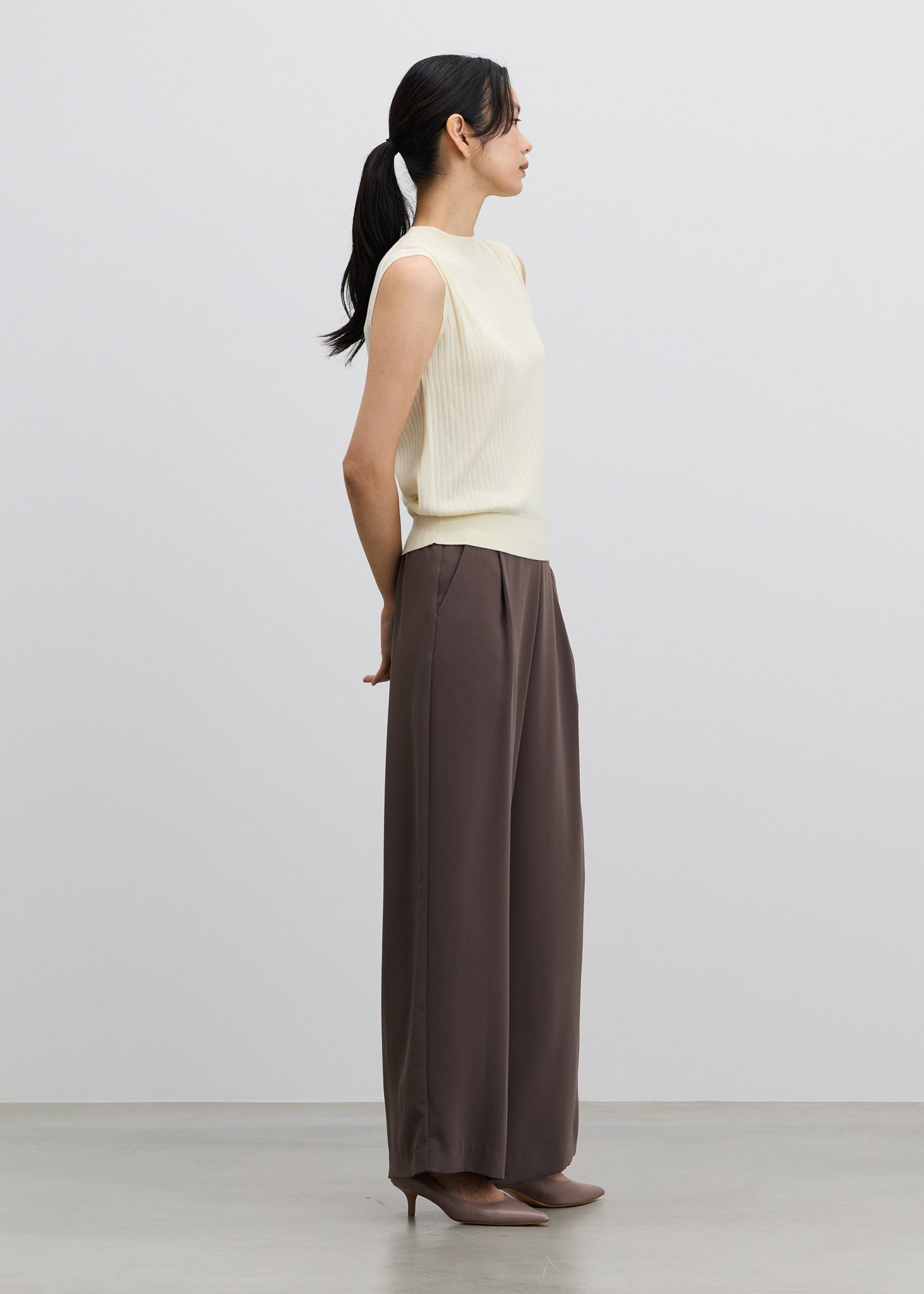 サイドタックワイドパンツ - SOÉJU online store｜上質な大人の女性の