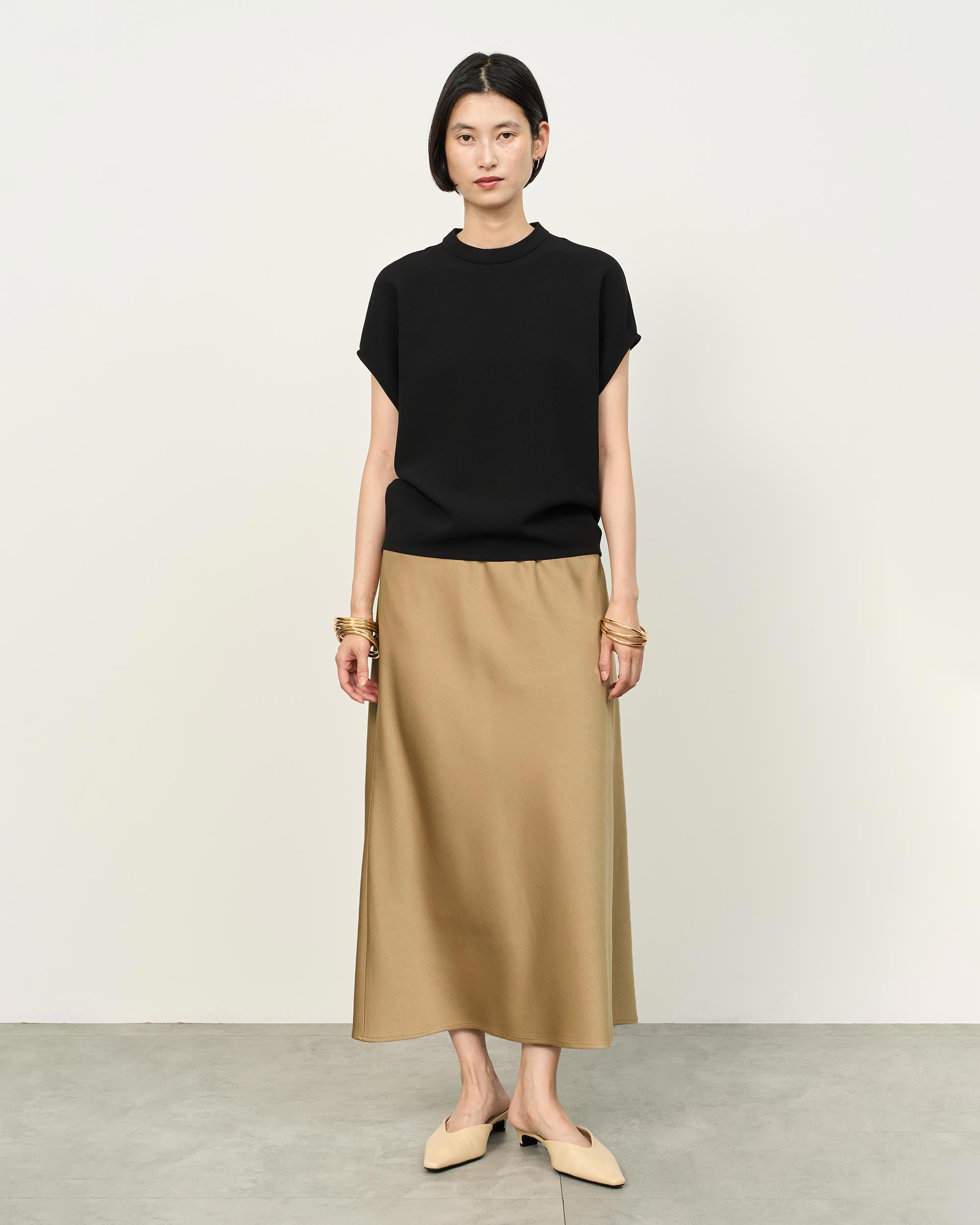 スタンドカラーコクーンブラウス - SOÉJU online store｜上質な大人の