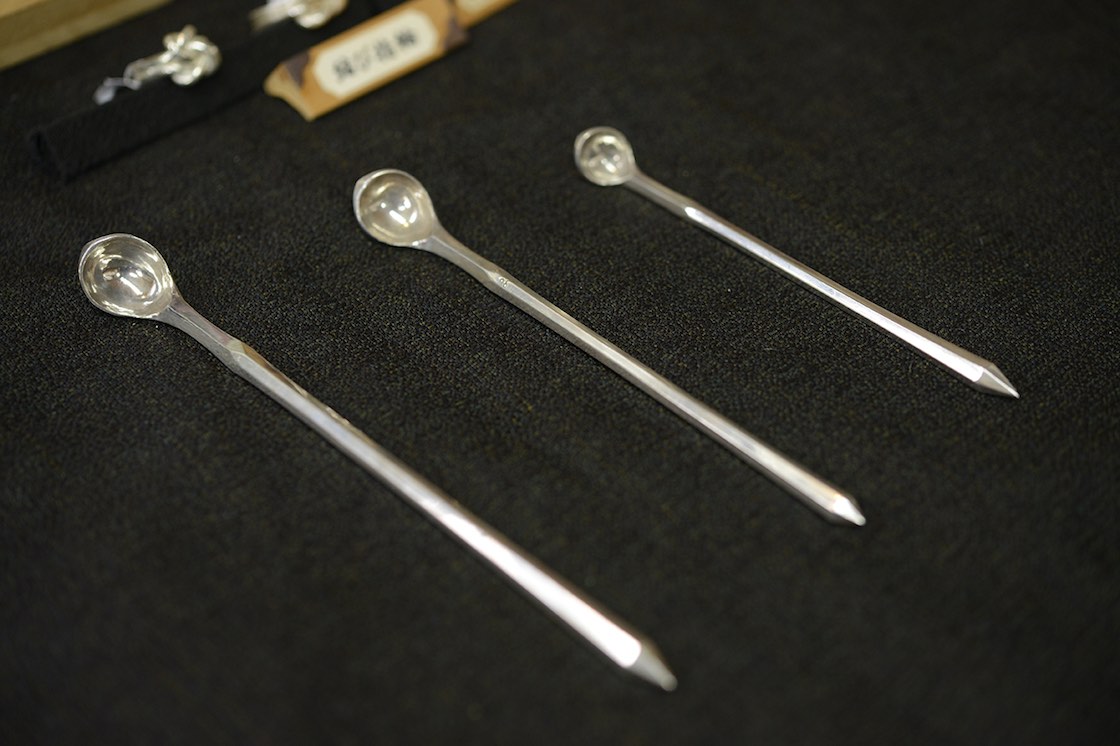 沖縄「金細工またよし」のジーファー、房指輪はどうやって作られている