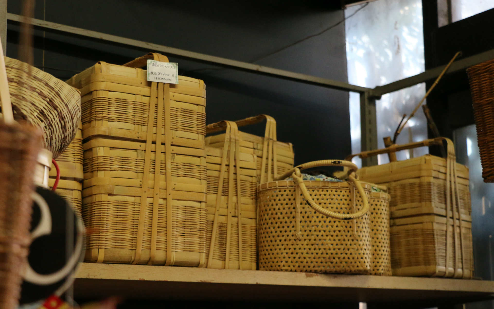 まるで宝探し。好きなかごに出会える鹿児島の「創作竹芸とみなが