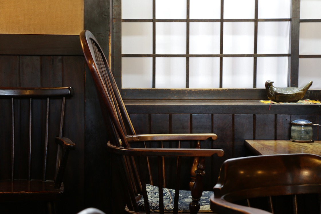 松本の朝は「珈琲まるも」 から。柳宗悦も愛した名物喫茶店へ | 中川政