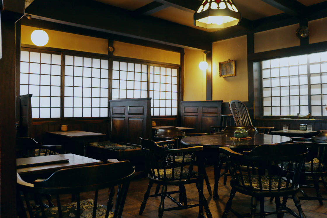 松本の朝は「珈琲まるも」 から。柳宗悦も愛した名物喫茶店へ | 中川政