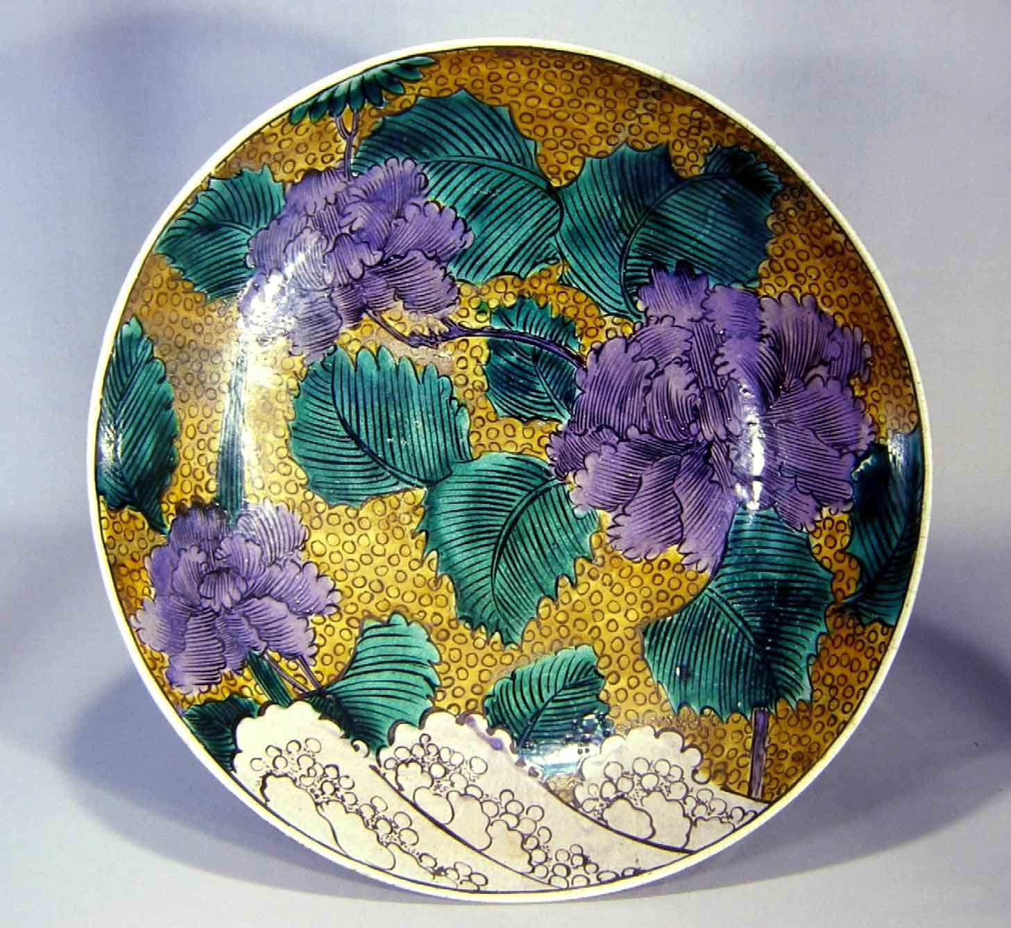 九谷焼とは。豪快な線・鮮やかな「五彩」の特徴とミステリアスな歴史