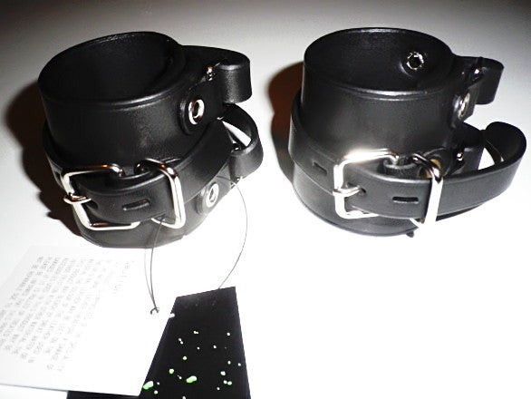 assemble a.k.a. affa WEIGHTLIFTING WRISTBAND | MUDAMUDA DAM