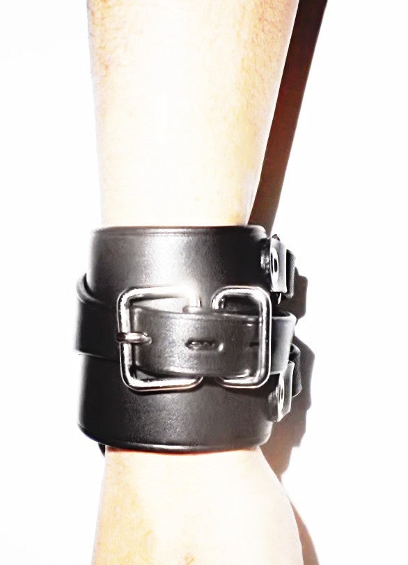 assemble a.k.a. affa WEIGHTLIFTING WRISTBAND | MUDAMUDA DAM